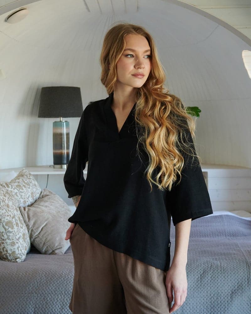 Summering Blouse in Black