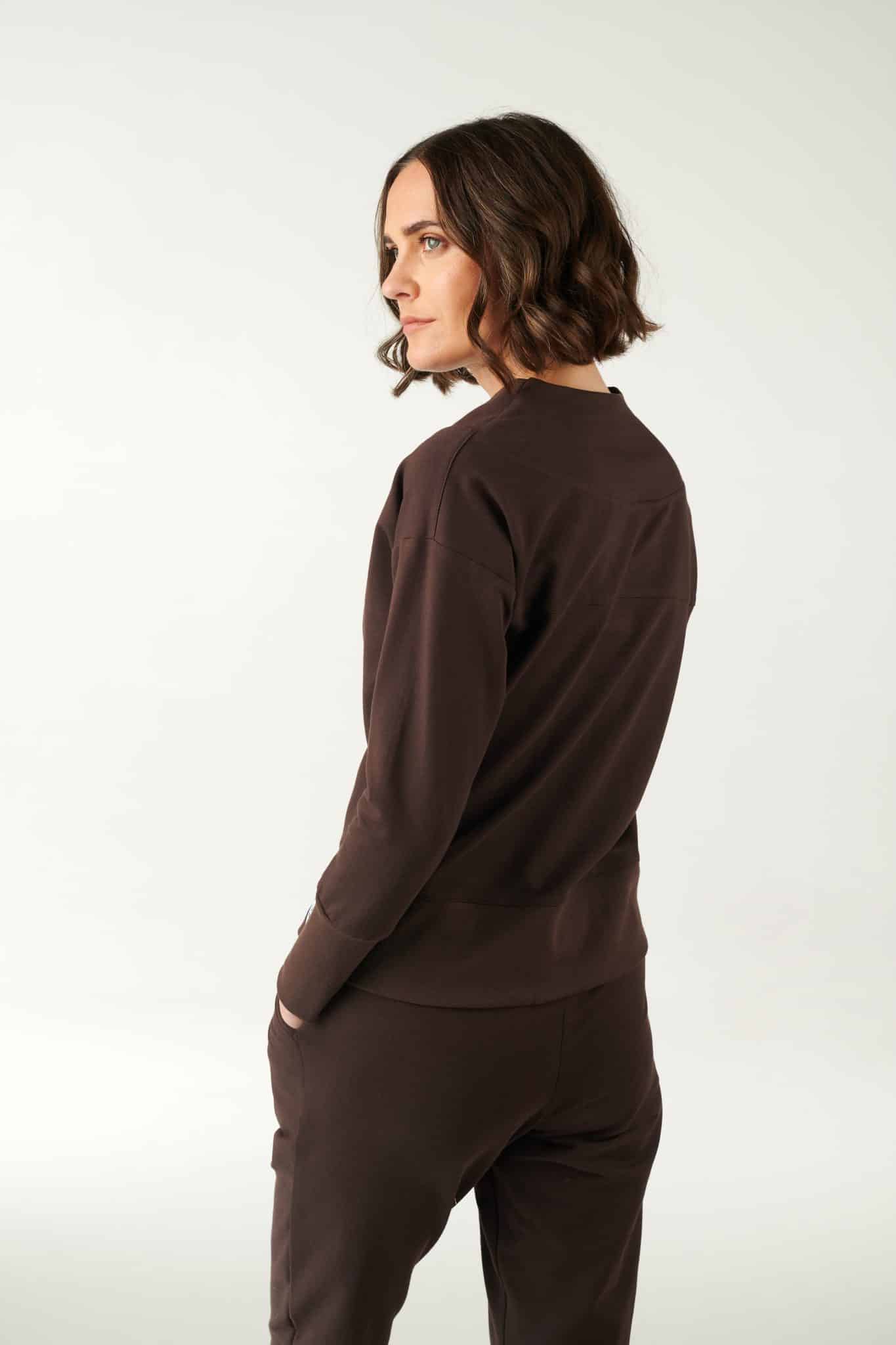UMU Tuck Me In Sweater in Dark Brown