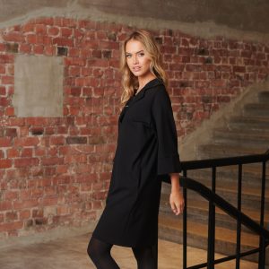 Must kleit From Nine To Wine