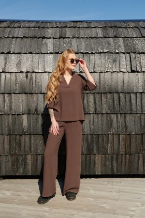 Pruun pluus Summering