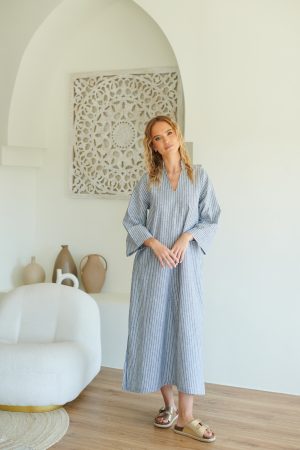 Siniste triipudega kleit Between The Lines