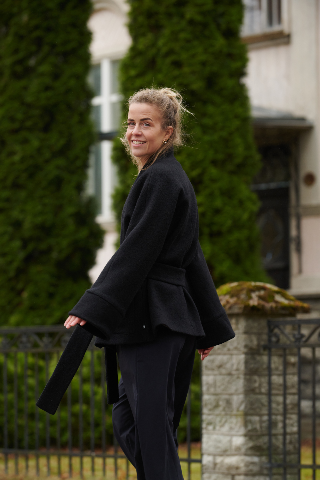 Must villabukleest jakk All Wrapped Up